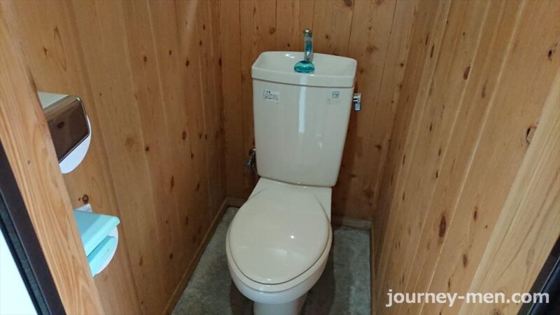 白岩渓流園キャンプ場のトイレ
